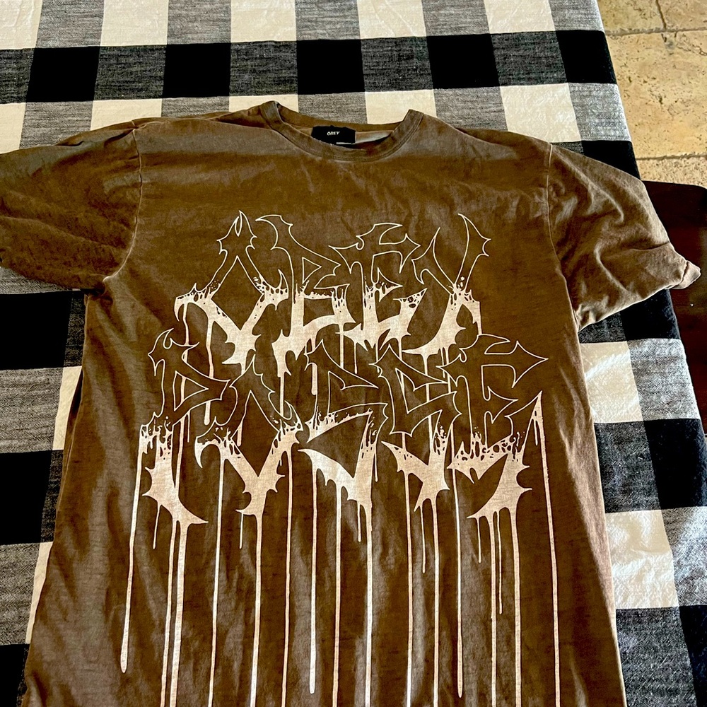 Vintage Large Obey Propaganda t-shirt in excellent condition